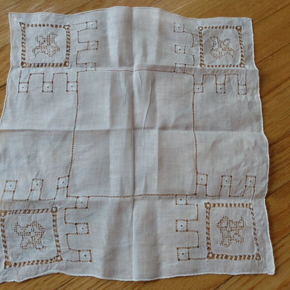 Vintage Handkerchief Openwork Hankie White Wedding Handmade Embroidered Crowns - Picture 8 of 10